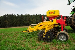 Cultuureg ( rolcultuureg)RS450 M 1en RS600M1 rolcultuureg met stervormige schijven met 4,5 meter en 6 meter werkbreedte