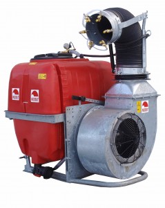 Spuit voor loofbomen DC 50  met radiaalblazer,tot 15 meter hoogte spuiten,met PE tank, met 400/500/600 liter tankinhoud