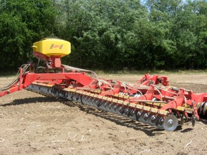 PS800 M1 800 liter inhoud pneumatisch zaaimachine , 12 volt, standaard met hydr. blazer, 800 liter inhoud