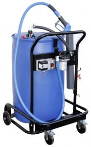 AdBlue aftanken met “Bluetroll” onderstel met 200 ltr. AdBlue vaten voor personenauto’s